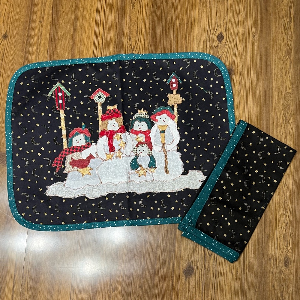 Vtg Hickory Farms Snowman Quilted/Applied Placemats w/4 Matching Napkins.